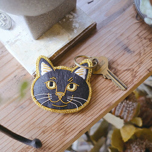 キシマ　ニャトリエ　刺繍キーホルダー　クロ