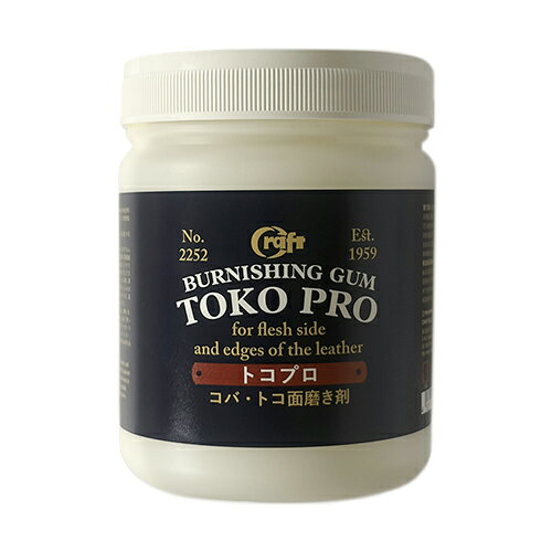 詳細説明【特長】・革のコバ（切り口）とトコ面（裏面）の毛羽立ちを抑え、滑らかで艶のある仕上がりに整える水性タイプの磨き剤です。・程よい粘度で塗り広げやすく、初めての方でもムラなく磨きやすいのが特長です。・水性糊と水性樹脂が革の繊維をしっかり押さえ、イタリア製ワックスが自然な質感と艶を与えます。・タンニンなめし革だけでなく、クロムなめし革やコンビなめし革にも使用できます。・乾燥後は無色透明に仕上がります。&nbsp;【使用方法】コバ磨き（1）へり落としやサンドスティックなどでコバを整えます。（2）綿棒やコバ塗り棒などで、コバにトコプロを均一に塗ります。（3）乾く前に帆布やスリッカーなどで磨きます。（4）艶が出るまで磨いて仕上げます。トコ面磨き（1）ヘラなどを使って、トコ面にトコプロを薄く均一に塗り広げます。（2）乾く前にガラス板などで擦り、毛羽立ちを押さえながら磨きます。（3）表面が滑らかになり、艶が出るまで磨いて仕上げます。※使用前に軽く混ぜてからお使いください。※革の種類や状態によって仕上がりが異なる場合があります。&nbsp;商品仕様（スペック）本体サイズ（約）：幅8.8×奥8.8×高11.6cm内容量（約）：500gムラのない仕上がり、なめらかな磨き心地