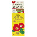 詳細説明【特長】・椿の実を独自の「生搾り製法」で採油し不純物を取り除いた、純度の高い椿油（※1）です。・昔ながらの低温加熱製法を活かして製造することで、保湿力となじみやすさを引き出しました。・空気にさらしていても酸化せず固まりにくい性質を持つオレイン酸をたっぷりと含み、髪や肌につけることで水分の蒸発を防ぎ、保湿性を持続して乾燥を防ぐ効果が期待できます。・髪と頭皮を潤し、乾燥によるパサつきや枝毛、切れ毛、フケ、かゆみを防ぎます。・化粧油として顔や全身のスキンケアにと、幅広く使えます。・発売以来ほとんど形を変えていない、美しいガラス瓶入りです。（※1）カメリア種子油（保湿剤）&nbsp;【使用方法】・髪にも、お肌にも。様々なお手入れに。・一度にたくさんではなく、少し足りないかな？と思うくらいの量が、上手に使うコツ！［ヘアケア］・トリートメントケア；毎日のシャンプー後のお手入れに。パサつきを抑え、ツヤのあるしなやかな髪へ。・ダメージ集中ケア；傷みのひどい毛先やパサつく髪を集中ケア。ツヤに満ちた健康で美しい髪に仕上げます。・頭皮ケア；頭皮と毛穴の汚れを無理なく浮かせ、地肌を清潔にしてフケやカユミを抑えます。［スキンケア］・全身の美容オイル；お風呂上がりに肌荒れや乾燥をケア。うるおいを与えて、すこやかな肌へ。・洗顔＆フェイスケア；汚れを浮き上がらせ、肌さっぱり。お好みの化粧水と一緒に使い、肌荒れやカサつきを防ぎます。広告文責：株式会社ハンズ　0120-992-344区分：化粧品販売元：株式会社黒ばら本舗成分：カメリア種子油&nbsp;商品仕様（スペック）香り：無香料パッケージサイズ（約）：幅63×奥63×高120mm内容量（約）：72mL原産国：日本注意事項・お肌に異常が生じていないかよく注意して使用してください。・使用中、赤味、はれ、かゆみ、刺激、色抜け（白斑等）や黒ずみ等の異常があらわれた場合は、使用を中止し、皮膚科専門医等にご相談されることをおすすめします。・急な温度差で白濁することがありますが、ぬるま湯に浸せば元に戻ります。品質は変わりません。・使用後はしっかり蓋をしめ、直射日光の当たらない涼しい場所で保管してください。&nbsp;生絞り製法