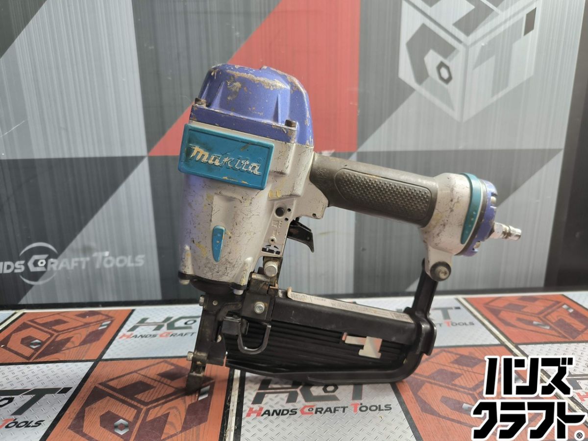 ▲【中古】マキタ 常圧エアタッカー フローリング用 AT1150B 11.3mm×32～50mm ケー...