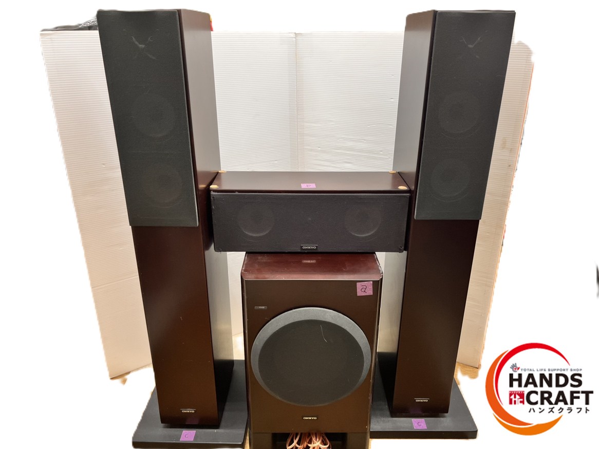 商品の状態・動作等につきましては、商品説明を詳しく見て頂き、 ご納得頂けてからのご注文をお願い致します。 ■ 商品説明 ◆ランク ・・・【E】 ※当店の基準は下の方に記載しておりますのでお読みください。 ◆状態・・・動作未確認の為現状品です。完全な動作の保証は致しかねます。 予めご了承の上ご納得頂けた方からご購入をお願いいたします。 ◆セット内容・・・付属は写真に掲載しているのが全てです。 写真にない付属品はありません。 標準付属で付いている部品がない場合もございます。その場合はお客様負担でご用意をお願い致します。 ※未使用未開封の商品に関しましては、未開封品の為箱が開けられませんので、 型番の方からお調べいただき、ご確認をお願い致します。 ◆保証書が付属している場合について 二次流通品のため、捺印のない保証書が付属している場合も当店の捺印は行っておりません。 また、保証書が使用出来るかどうかにつきましてはメーカー側の判断となりますので当店ではわかりかねます。 当店からの保証はございません。 ※店頭に同時に出品している商品もございます。 店頭にて商品が売れた際には出品を取り下げさせて頂きます。予めご了承下さい。 ■ ランク説明 ◆SSランク ： 未使用に近い 未使用品(弊社の検品基準による) ◆Sランク ： 目立った傷や汚れなし 中古品(使用回数が少ない状態良い商品) ◆Aランク ： 目立った傷や汚れなし 中古品(多少の使用感ある、比較的良好な商品、未使用または未開封でも劣化の可能性ある長期保管商品も含みます) ◆Bランク ： やや傷や汚れあり 中古品(使用感あり多少キズ・汚れある商品) ◆Cランク ： 傷や汚れあり 中古品(経年劣化やキズ・汚れある商品) ◆Dランク ： 全体的に状態が悪い 中古品(欠損や不具合の可能性ある商品) ◆Eランク ： 全体的に状態が悪い ジャンク品(動作保証なし。部品取り等に) ※こちらのランクはあくまで当店による私的な基準となる為、参考程度とご理解お願い致します。 　ランクを理由とした返金等は対応できません。 ※記入事項以外は確認しておりません。 ※その他の不具合に関しまして、ご注文後はノークレーム・ノーリターン・ノーキャンセルでお願い致します。 ※パソコンやスマホによっては実際の色と多少異なる場合がありますので、その場合でも返品等の対応はできません。 ■ 発送 ※お支払い確認後、3営業日以内に『ヤマト運輸』『佐川急便』『ゆうパック』のいずれかの発送となります。 外箱に直接伝票を貼ることもございます。 梱包方法のご要望や発送会社指定は出来ません。 営業所・郵便局止めをご希望のお客様は、『ヤマト運輸』、『佐川急便』両方の営業所、もしくはお近くの郵便局のご連絡をお願い致します。 ※北海道・沖縄など遠方・離島の配送は商品や天候によって陸送・船便になる場合もございます。 　予めご理解の上、ご注文をお願い致します。 ※置き配での発送は受け付けておりません。 16時以降に伝票番号をメールにてご連絡させていただきますので、 お客様の方から配送する運送会社に置き配の旨をお伝えください。 ■ 領収書について 領収証が必要な方は、購入履歴から発行の程よろしくお願いいたします。 ※ステータスが「お支払い確定」になると発行できるようになります。 ※二重発行となる可能性がありますので、当店から領収書の発行は出来かねます。 ※詳しくは楽天のヘルプをご覧ください。 ●購入履歴から領収書が発行できないケース ・支払い方法が後払い決済の注文 ・キャンセルされた注文 ・注文日から2年以上経過した注文 ■ その他 ※現在複数の店舗及び倉庫から出品をしております。 　その為、商品の在庫場所もそれぞれ商品によって違うので発送場所が異なり、同梱には対応できません。 引き取り限定にて出品している商品以外は店頭にご来店頂いての商品のお渡しはできません。 120190320004YD