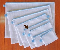 ファスナーケース ケース ポーチ / メッシュケース A5ゆったりサイズ ブルー 約 26cm×19cm A5サイズ 1666290 送料別 通常配送