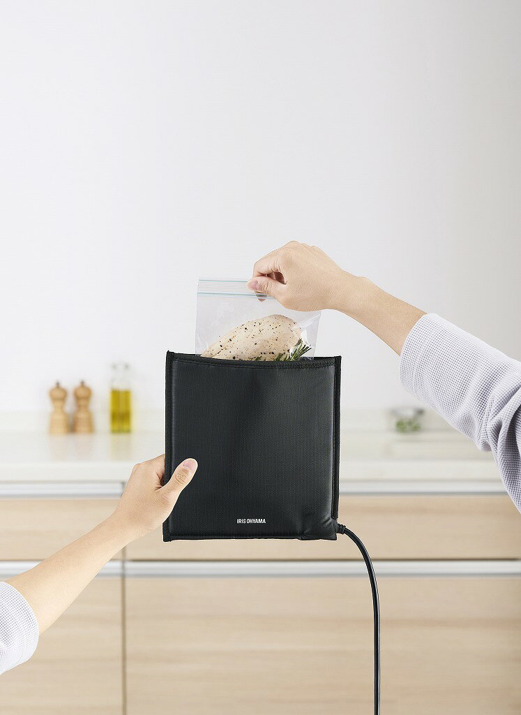 アイリスオーヤマ 低温調理器 袋型 コンパクト PocketChef PLTC 鍋不要 水不要 レ...