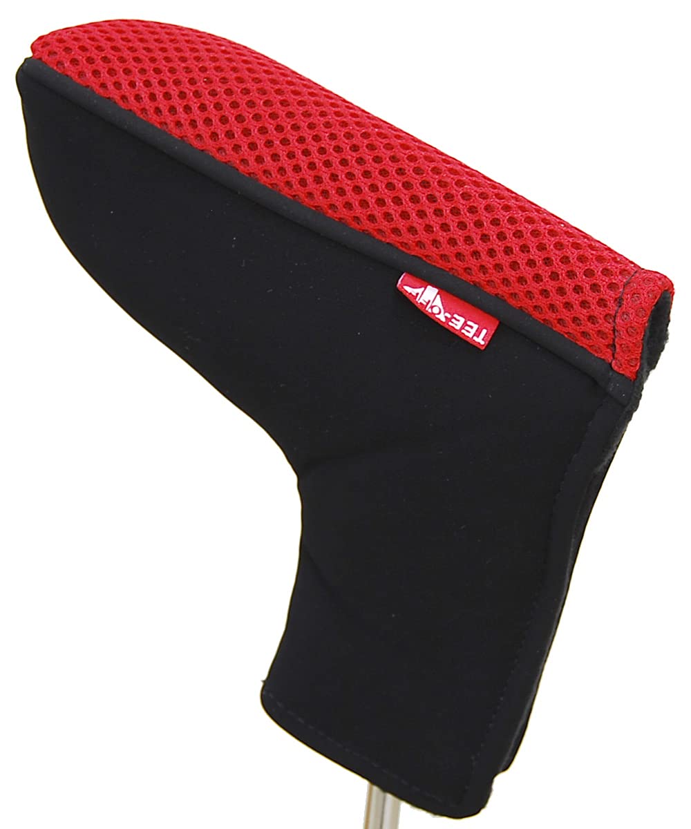 LEZAX（レザックス）のTEE-OFF パターカバー（レッド/TOPC-6225）は、ブレードタイプおよびマレットタイプのパターを保護するために設計されたアイテムです。 鮮やかな赤色が特徴で、ゴルフ場で目を引くデザインとなっています。大切なパターを運搬中や保管中の傷や汚れから守ります。 素材には、耐久性に優れた合成皮革（PVC）とポリエステルを使用しており、しっかりとクラブを保護します。 このパターカバーは、ゴルフ用品を扱うスポーツ＆アウトドアカテゴリーの商品で、日常のラウンドや練習場でのパターの持ち運びに適しています。 ただし、すべてのブレード・マレットタイプのパターに適合するわけではありませんので、ご購入の際はサイズをご確認ください。パターをしっかりと保護しつつ、個性を表現したいゴルファーにおすすめです。（245文字）