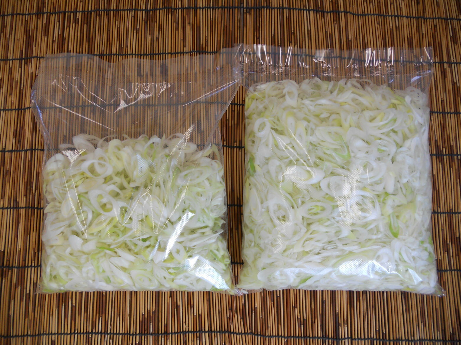中国産の白ネギ斜め切り 1キロ入り カット野菜ねぎ 直営店 新鮮カットねぎ出荷当日製造 斜め切り 白ネギ 葱