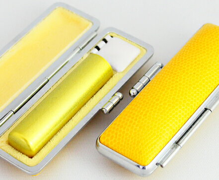 【10%OFFクーポン配布中】 印鑑・はんこ 実印 銀行印 認印 メタリックイエロー カラー天然本水牛 サイズ【 10.5mm】 サニートカゲ印鑑ケース付(イエ...