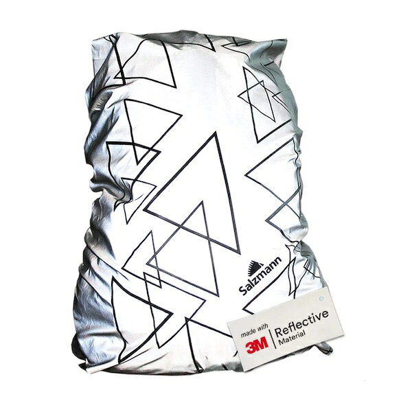 交通安全グッズのハナデザインのSilver Backpack Cover / Reflective & Rainproof バックパックカバー リフレクター 反射カバー リュック ザックカバー スタイリッシュ デリバリー 大人 交通安全 通勤 通学 部活 塾 キャンプ サイクリング ペット 子供 高齢者 安全 反射｜アングル3