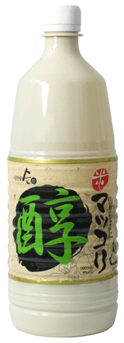 内容量 1000ml 原材料 小麦粉、米、オリゴ糖、麹／甘味料 （アスパルテーム・L-フェニルアラニン化合物） アルコール度数 6度 特徴 マッコリは韓国を代表する醸造酒で、日本の「どぶろく」に相当しますが、飲みやすくて、とても美味しいです。米を発酵させて作るため、乳酸菌、たんぱく質・ビタミンB等の栄養素が多く含まれています。健康には不可欠なアミノ酸も含まれています。麹が生み出す自然でほのかな甘みと酸味が絶妙で、口当たりが良く、お酒が苦手な方や女性からの人気が高いお酒です。他のアルコールともよく合い、割り用マッコリとしても最適。あまりの飲みやすさと美味しさにくれぐれも飲み過ぎにはご注意を！ 保存方法 直射光線を避けて凉しい所に保管してください。濁り酒ですので成分が沈殿しております。よく振ってから開栓してください。 原産国 韓国