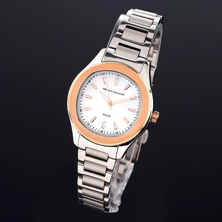 レディース腕時計 マウロジェラルディ MauroJerardi ウォッチ ソーラー腕時計 女性用腕時計 電池交換不要 MJ054-1 ワンランク上の大人のためのエレガント腕時計。 Mauro Jerardi（マウロジェラルディ）から レディースソーラー腕時計モデルが登場しました。 女性の幅広い年齢層からも人気があるデザインです。 日常生活にかかせない日常生活防水を搭載し、実用性にも優れた 見やすいアナログクォーツ3針を使用しており、日本製のムーブメントを使用しているため品質面も安心です。 ソーラー腕時計なので、電池交換が不要で長くご愛用いただけるため、 プレゼントやギフトにも是非おすすめです。 □仕様 日本製クォーツムーブメント、 ソーラー充電 約4ヶ月駆動、 日常生活防水 □素材 ケース・ベルト：ステンレス □サイズ ケース（約）30×30×8.5mm 重さ(約)67g 腕回り最大(約)18cm □付属品 取扱説明書、保証書、ボックスレディース腕時計 マウロジェラルディ MauroJerardi ウォッチ ソーラー腕時計 女性用腕時計 電池交換不要 MJ054-1ワンランク上の大人のためのエレガント腕時計。Mauro Jerardi（マウロジェラルディ）から レディースソーラー腕時計モデルが登場しました。女性の幅広い年齢層からも人気があるデザインです。日常生活にかかせない日常生活防水を搭載し、実用性にも優れた見やすいアナログクォーツ3針を使用しており、日本製のムーブメントを使用しているため品質面も安心です。ソーラー腕時計なので、電池交換が不要で長くご愛用いただけるため、プレゼントやギフトにも是非おすすめです。 レディース腕時計 マウロジェラルディ MauroJerardi ウォッチ ソーラー腕時計 女性用腕時計 電池交換不要 MJ054-1ワンランク上の大人のためのエレガント腕時計。Mauro Jerardi（マウロジェラルディ）から レディースソーラー腕時計モデルが登場しました。女性の幅広い年齢層からも人気があるデザインです。日常生活にかかせない日常生活防水を搭載し、実用性にも優れた見やすいアナログクォーツ3針を使用しており、日本製のムーブメントを使用しているため品質面も安心です。ソーラー腕時計なので、電池交換が不要で長くご愛用いただけるため、プレゼントやギフトにも是非おすすめです。□仕様日本製クォーツムーブメント、 ソーラー充電 約4ヶ月駆動、 日常生活防水□素材ケース・ベルト：ステンレス□サイズケース（約）30×30×8.5mm 重さ(約)67g 腕回り最大(約)18cm□付属品取扱説明書、保証書、ボックス