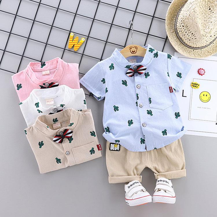 商品名可愛いシャツ＋ショートパンツ2点セットです！部屋着、お出かけなど色々なシーンで活躍してくれる子供服！着脱簡単な2点セット！素材コットン生産国中国サイズ【80】着丈36cm バスト/2 27cm 袖丈9.5cm パンツ丈28cm ウエスト/2 17cm 参考身長70-75cm【90】着丈38cm バスト/2 27.5cm 袖丈10cm パンツ丈30cm ウエスト/2 18cm 参考身長75-85cm【100】着丈40cm バスト/2 28cm 袖丈10.5cm パンツ丈32cm ウエスト/2 19cm 参考身長85-95cm【110】着丈42cm バスト/2 28.5cm 袖丈11cm パンツ丈34cm ウエスト/2 20cm 参考身長95-105cmセット内容シャツ＋ショートパンツ※生産時期によりパンツのロゴマークはランダムでございます。注意PC環境・光の具合により、色や素材のイメージが写真と若干異なる場合がございます。モデル・写真に使用されているアクセサリー・小物は別途記載が無い限り付属いたしません。商品に不良があった場合は、商品到着から5日以内にご連絡いただければご返金・交換対応させて頂きます。商品のサイズは、全て平置きにて外寸を測定しております。商品によっては+-0.5cm～1cmの誤差が発生してしまう場合がございます。商品名可愛いシャツ＋ショートパンツ2点セットです！部屋着、お出かけなど色々なシーンで活躍してくれる子供服！着脱簡単な2点セット！素材コットン生産国中国サイズ【80】着丈36cm バスト/2 27cm 袖丈9.5cm パンツ丈28cm ウエスト/2 17cm 参考身長70-75cm【90】着丈38cm バスト/2 27.5cm 袖丈10cm パンツ丈30cm ウエスト/2 18cm 参考身長75-85cm【100】着丈40cm バスト/2 28cm 袖丈10.5cm パンツ丈32cm ウエスト/2 19cm 参考身長85-95cm【110】着丈42cm バスト/2 28.5cm 袖丈11cm パンツ丈34cm ウエスト/2 20cm 参考身長95-105cmセット内容シャツ＋ショートパンツ※生産時期によりパンツのロゴマークはランダムでございます。注意PC環境・光の具合により、色や素材のイメージが写真と若干異なる場合がございます。モデル・写真に使用されているアクセサリー・小物は別途記載が無い限り付属いたしません。商品に不良があった場合は、商品到着から5日以内にご連絡いただければご返金・交換対応させて頂きます。商品のサイズは、全て平置きにて外寸を測定しております。商品によっては+-0.5cm～1cmの誤差が発生してしまう場合がございます。