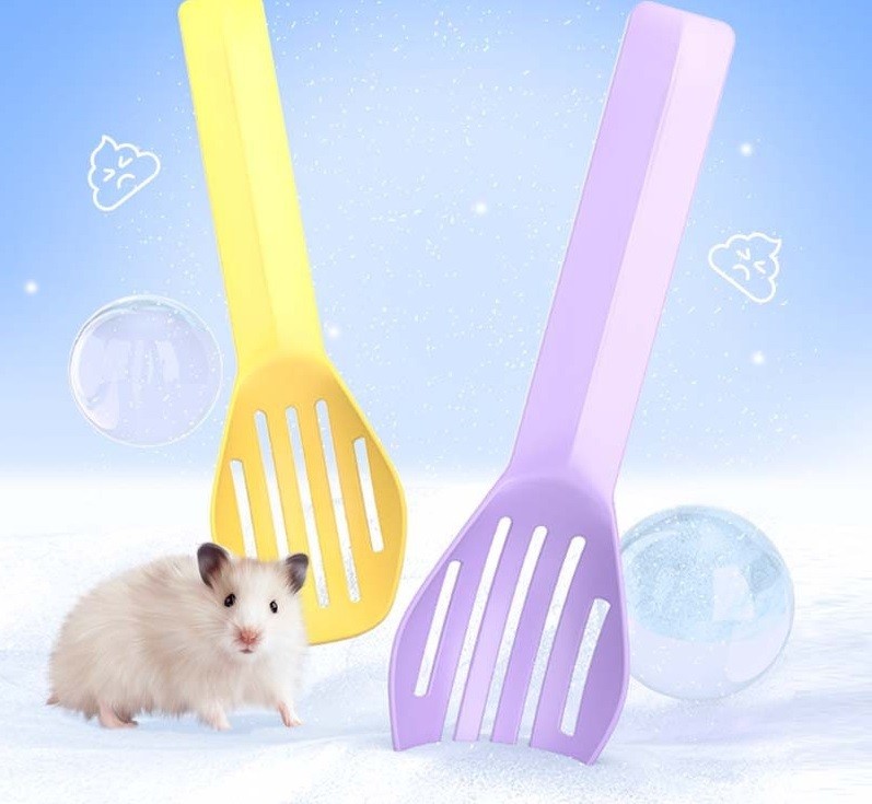 ハピネスストアのトイレスコップ 小動物用 ハムスター用 ペット用品 砂スコップ 砂シャベル サンドスコップ ロングハンドル ペットトイレ用品 砂のお手入れ トイレ掃除 ハムスタートイレ用品 ハムスタートイレ用スコップ 砂取り用品 小動物用スコップ 小動物トイレ用スコップ 軽量｜アングル2