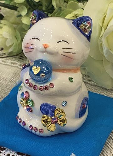 招き猫 デコレーション キラキラ 置物 おしゃれ かわいいラインストーンのデコレーションがかわいい♪風水招き猫(貯金箱）：SSサイズ：ブルー商売繁盛 開店祝い 合格祈願 御祝 内祝 縁起物 ハッピーキャット 【HLS_DU】