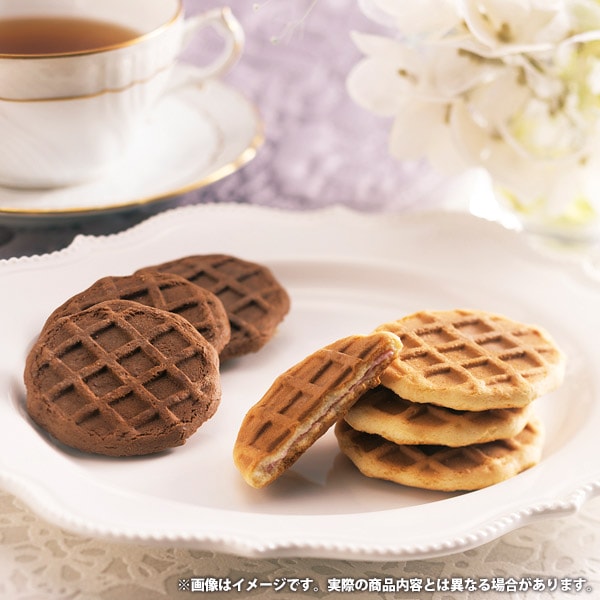 ハローベビー 内祝い お返しギフトのスイーツ お中元 夏ギフト ギフト お菓子 洋菓子 焼き菓子 ワッフルクッキー セット 詰め合わせ チョコクリーム ワッフル 食品 個包装 内祝い お返し お供え 出産内祝い 結婚内祝い 結婚祝い 出産祝い 香典返し 快気祝い お祝い返し 引越し 挨拶 お礼 送料無料 W-EO｜アングル2