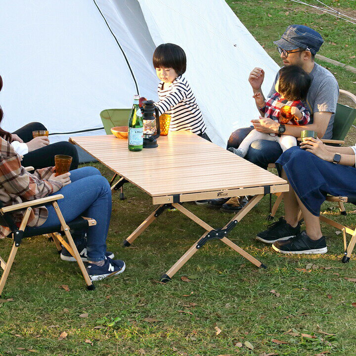 【14,080円→SALE12,980円〜7/11(金)01:59まで】めざましテレビで紹介! FIELDOOR ウッドロールテーブル レジャーテーブル 折りたたみ 幅 120cm×70cm 木製 ウッド ピクニックテーブル テーブル ローテーブル アウトドアテーブ ●[送料無料]のサムネイル