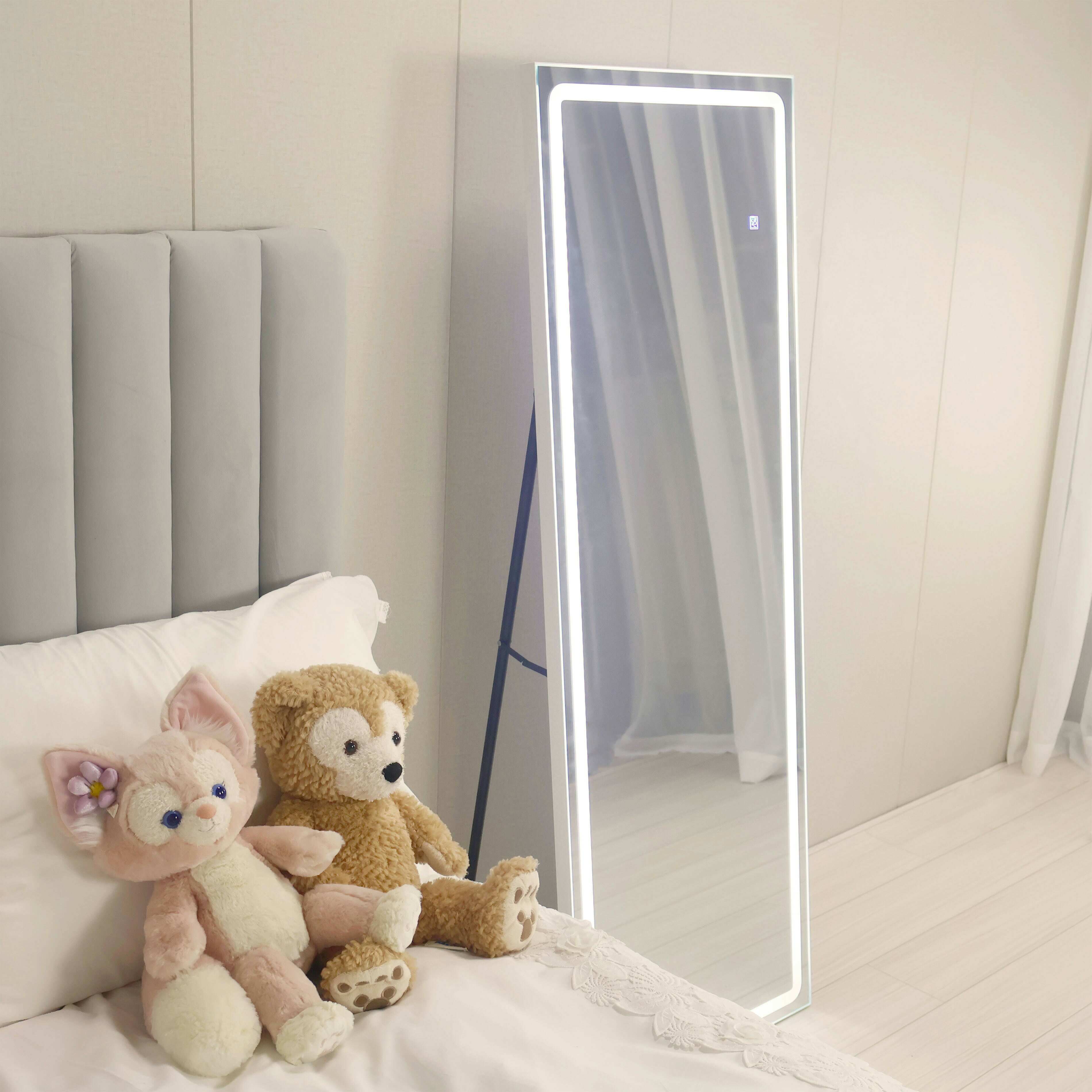 ワンデー限定クーポン実施中 全身ミラー フロアミラー スタンドミラー 大型 全身鏡 姿見 軽い 薄い LEDミラー ミラー 鏡 高さ 70/130/140cm 女優ミラー ホワイト オシャレ 可愛い 女性大人気 三段調節可能 スリム 寝室 リビング 玄関 北欧 モダン シンプル インテリア [3]