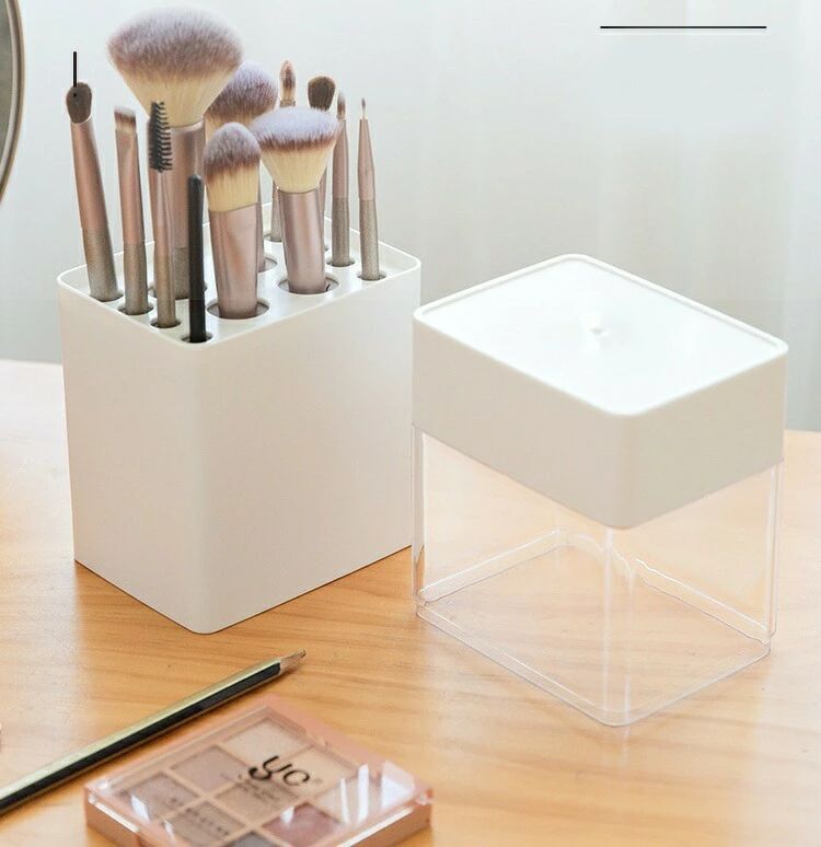 メイクブラシスタンド メイクブラシホルダー 蓋付き 12本立てられる 12穴 乾かす 乾燥 衛生的 収納 メ..