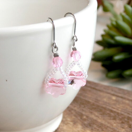 【完成品】【ハンドメイドアクセサリー】スワロフスキークリスタル フラワーリングピアスorイヤリング(シルバー)*