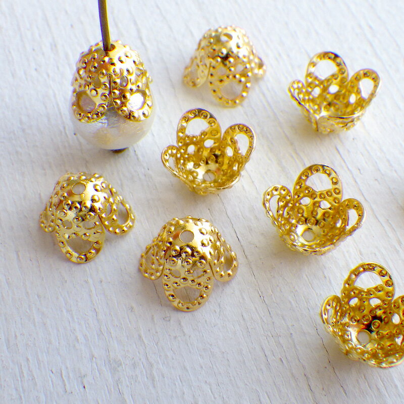 【10個】ビーズキャップ 4枚花びら 約9mm（ゴールド）704