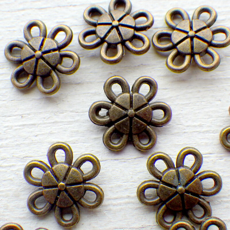 チャーム 6枚花びらフラワー 1個 真鍮古美*704