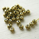 アクリルビーズ 【30個】キューブ型 メタル調 直径3mm(ゴールド)