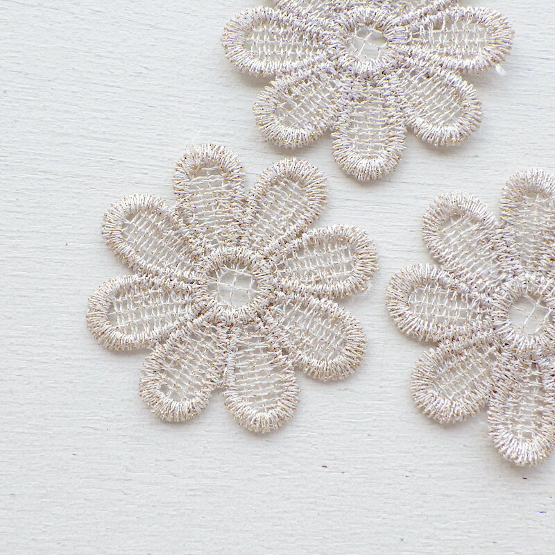 【12/11まで楽天スーパーSALEポイント10倍＆クーポン】レース モチーフ 金糸レース 8弁花 約50mm ベー..