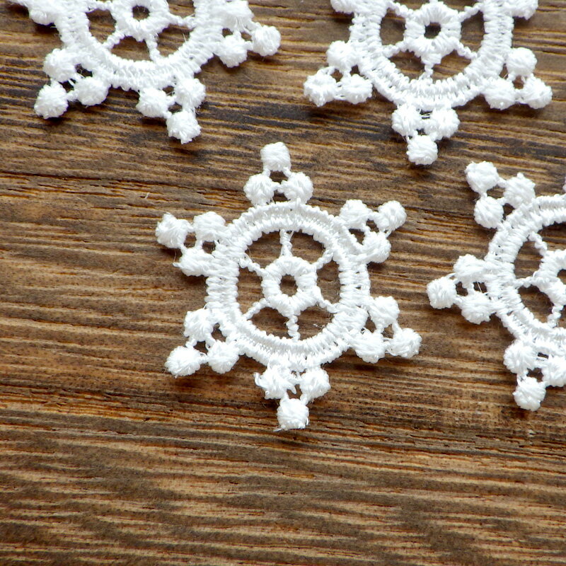 0813  ハンドメイド  雪の結晶　モチーフ　レース編み　15枚 雪の結晶レース編みモチーフ(大)10個セット(ホワイトシルバー) - メルカリ