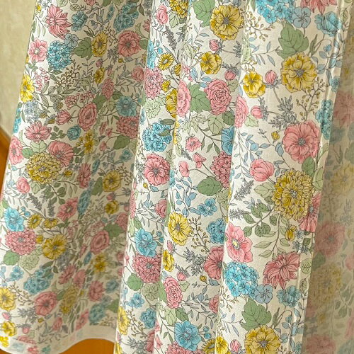 【50cm単位】【2mまでメール便対応】コットン 花柄 ボタニカル 白 ホワイト 黄色 ...