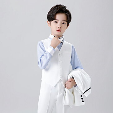 おしゃれ キッズスーツ 男の子 タキシード 5点セット【ジャケット&シャツ&ベスト&パンツ&蝶ネクタイ】子供スーツ 礼服 結婚式 七五三 演奏会 発表会 卒業式 入学式 ジュニア服 100 110 120 130 140 150 160cm 学校 説明会 無地 ホワイト 白 フォーマルスーツ 七五三