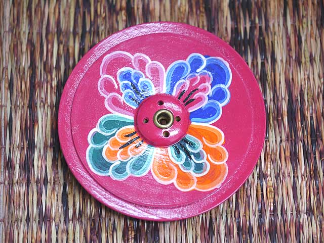 ネパールのお香たて 丸型手描き花柄 レッド 1個1個すべて手作りのインセンスホルダー インド香やネパー..