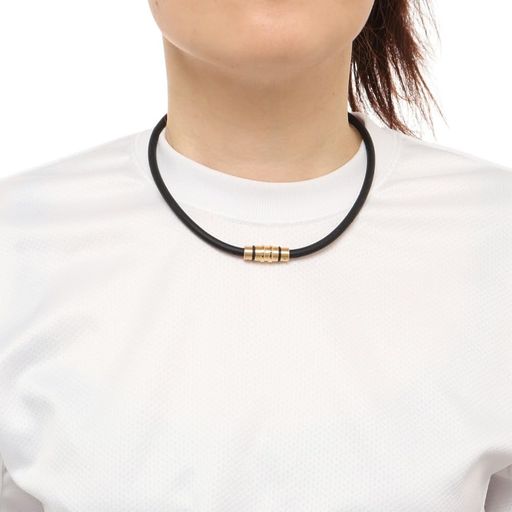 サイズ:51cm、重量:22g 希土類永久磁石160mTx8個をコラントッテ独自のNS交互配列 水に強いウォータープルーフ 着け心地が軽いシリコン ジョイントも磁石使用で着脱も簡単 留具部のステンレスは肌に優しいSUS316L使用