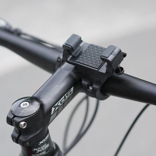 【革新 360°回転可能設計】:市場初の高品質*小さい回転可能な自転車携帯ホルダーは、ユニークで実用的。 収納スペースが小さく、持ち運びが簡単で、目線やスクリーンがスマホホルダーが邪魔になりません(FACEIDとTouchIDを使用できます)。 【超軽量&amp;信頼性】:この自転車用電話ホルダーはわずか83gで、耐久性があり、1000回の開閉テストで、スプリングは硬化処理され、高品質の304スチールで作られています。 回転回数は1000回以上に達します。 【汎用互換性】:携帯電話ホルダーの幅は55-90mm(2.1インチ-3.5インチ)に調整可能、ほとんどの携帯電話をしっかり固定できます。for iPhone 12/12 Pro Max/11 Pro Max/X/X Max/XR/8/8 Plus/7/7 Plus/6/6S、サムスンGalaxy S10+S10e S9 S8、Note 9、LG、ツイード、ブラックベリー、。 、ノキア 等の携帯電話 【ブレ防止と転倒防止】:非常に強いクリップ力、非常に安定、ステージの上でも平らな山道でも、緩みと落下しない、この自転車携帯電話ホルダーは厳しい環境でも作業できます。