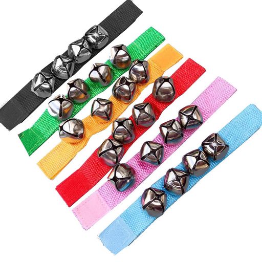 素材:ナイロンリスト+メタルベル。ストラップは柔らかく通気性の良い軽量ナイロン製。ストラップは柔らかく通気性の良い軽量ナイロン製。 サイズ:長さ21cmのストラップ。ベルクロで長さを調節でき、大人でも子供でも、足首や手首にぴったりフィットします。 カラーバリエーション:鮮やかなカラーは赤ちゃんの興味を引き、より楽しくさせます。学校や家庭教育のための良いヘルパーです。また、あなたのパーティーに多くの楽しみを追加するために使用することができます。 足首や手首につけるのに最適で、手首を動かすとベルが素敵な音を奏でます。 パッケージは下記のものを含んでいる:すべてのあなたの必要性のための6つの鐘のバンド。