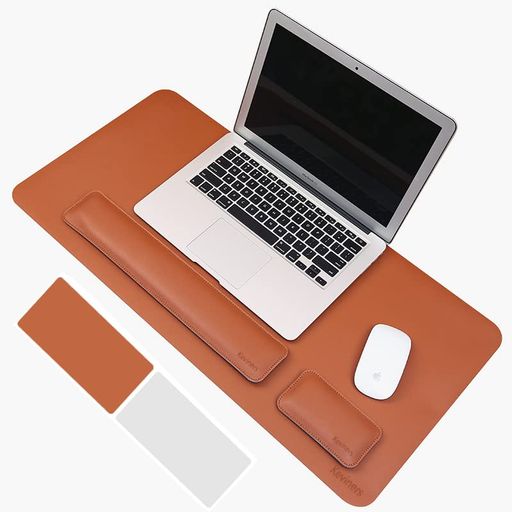 マウスパッド サイズ:3つのセット キーボード用リストレスト サイズ:400x75x22mm マウス用リストレスト サイズ:130x75x22mm マウスパッド サイズ:40x80x0.2cm 両面2in1デスクパッド。ひっくり返すだけで使用可能。 同素材で表裏の色を変えるデザイン。このテーブルマットはPUレザー製で、汚れに強く、お手入れ簡単。 湿った布で拭くことも可能。レザー製品のため、最初はわずかに革の匂いがありますが、風通しの良い場所では全く気になりません。 柔らかい質感。付属の紐で丸めて収納・持ち運びが簡単。耐久性のある設計で長持ちします。 私たちは高品質な製品と優れたサービスをお客様に提供することに注力しています。万が一お受け取りになった製品に欠陥があった場合は、メールにてお気軽にお問い合わせください。最善を尽くして対応いたします。