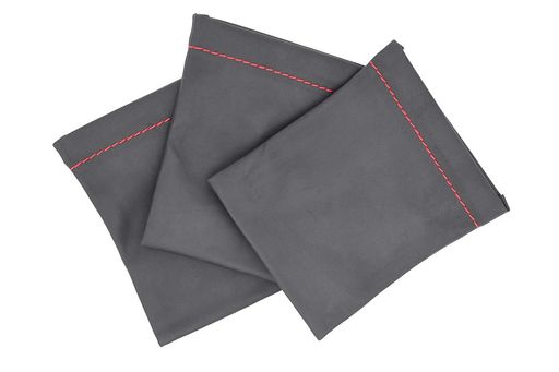 イヤホンや小物類の持ち運びに便利なポーチです。 片手で開閉ができ、ポーチの紐が絡まる心配がありません。 PUソフトレザー素材でかさばらず、カバンの中の整理にもぴったりです。 サイズ:8.5cmx10.5cm 重量:9.5g