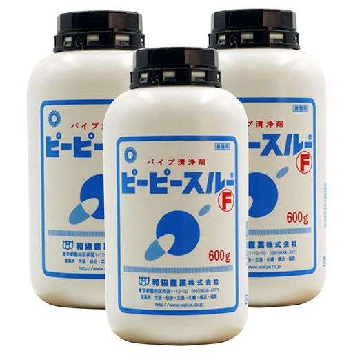 排水管洗浄・詰まり除去・臭気除去 排水管内に付着した、油脂・ヌメリ・有機物の除去 使用方法 (1)本剤約150gを排水口の周りに撒いてください。 (2)薬品の外側に沿って水または温水約400~500mLを静かに注ぎ、薬剤を排水口に流しいれてください。 (3)そのまま30分~1時間、あるいは一晩放置した後、多量(5L位)の水で押し流してください。 ※つまりが頑固でまだ水の流れが悪いときは、放置時間を長くして上の作業をもう一度繰り返してみてください。 ※冬季等寒冷時の場合は、できるだけ温湯水をご使用ください。 ※つまりの予防や悪臭防止のためにも、月2回程度の定期的な洗浄をお勧めします。