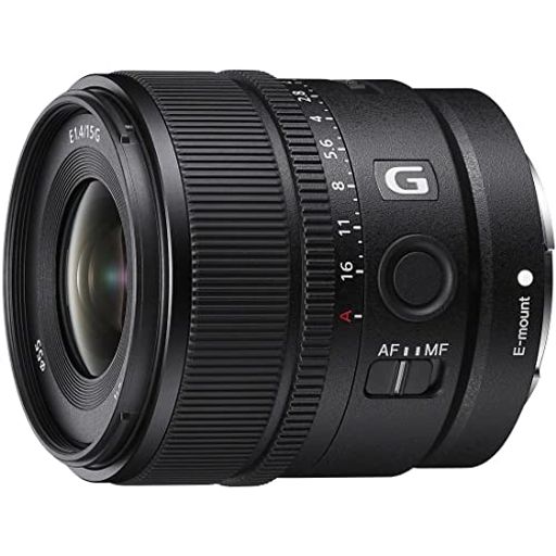 Gレンズならではの高い描写性能、大口径F1.4が生み出す美しいぼけ、広角15mmがもたらすダイナミックな表現を実現。静止画・動画撮影問わず活躍する高いAF性能と優れた操作性、高い携行性を備えた小型軽量APS-C単焦点レンズ Gレンズならではの解像性能と大口径F1.4からの美しいぼけ描写 携行性を高め、撮影の自由度を広げる小型軽量設計 ボディの高速性能を最大限発揮するオートフォーカス性能 静止画・動画を問わず活躍する、優れた操作性と信頼性