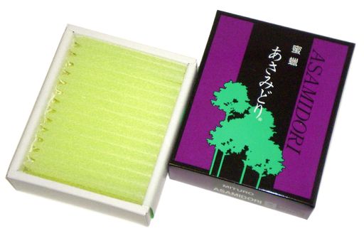 お祈り 原産国 : 日本 原材料 : 精製未晒蜜蝋、精製パラフィン、植物性ステアリン酸、綿糸、スクリーンインキ類