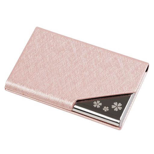 留め具の種類: マグネット 桜収納枚数:25枚(名刺の厚みによって前後します)/メイン素材: ステンレス·PUレザー/サイズ:9.5x6.5x1.3cm/重量:約100g 桜弊店Fukuhana<ブランドGumira&amp;ブランドFukuhana>の名刺入れがオリジナル商品であり、他店で販売されることはありえません。 最近、Fukuhana <ブランドGumira&amp;ブランドFukuhana>と偽った悪質な業者からの購入による被害が多発しておりますので、弊店Fukuhanaでのご購入をお勧めいたします。 桜カラーバリエーションが豊富で、お好きなお色をお選び頂けます。※撮影の光照条件やご使用のPCやスマホのモニタの設定により、実物と少々色が違うと感じる場合があります。 桜名刺が折れないハードタイプなので、大切な名刺を綺麗に保つことができます。カバンやポケットに入れても名刺の角が折れてしまうこともありません。 桜マグネットタイプで1秒開閉、名刺交換の時スムーズに取り出すことができます。