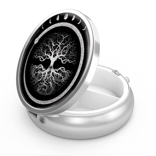 【高品質な素材】ピルケースのカバーは高品質の合金で作てられ、中の仕切りは環境に優しい安全食品用プラスチックで作られます。丈夫で色あせにくく、長持ちしてお使いいただけます。お部屋は3つに分かれていて、朝・昼・晩一日用分を分けて収納可能です。 【様々な使用用途】携帯しやすい薬ケースは錠剤、カプセル、ピル、サプリメントなど様々なお薬を収納できるだけではなく、ピアスやイヤリングなどのアクセサリーの小物パーツも収納可能です。普段使いはもちろん、旅行、トラベルグッズとしてもオススメです。 【持ち運びに便利】直径:約5.4cm厚さ:約1.9cm重さ:約30g。軽量でコンパクトで空間を占めません。大きなカバンはもちろん、小さなバッグやジャケットやパンツのポケットに入れてもいいです。持ち運びにとても便利です。毎日持ち歩きたい人にもかさばないピルケース。 【おしゃれなデザイン】華やかでエレガントなラウンドアクセサリーケースです。(パターンは豊富でお好みによってご選択していただけます)ピルケースの蓋の可愛いパターンを見れば、気分が爽やかになります。家族やと友達への贈り物としても喜ばれます。