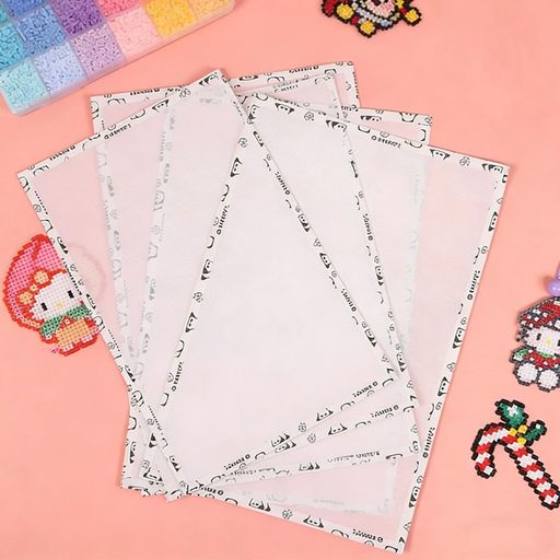 アイロンビーズ用アイロンペーパー6枚入りアイロンビーズ シート 繰り返し使用可能 安全設計 手に刺さらない 作品の固定 散乱防止 耐熱工芸紙 手作りDIYビーズアクセサリー制作 教室・…
