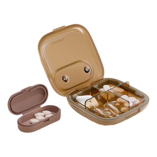 【軽量設計】重さはわずか50gと、毎日の外出に携帯しやすい機能とデザイン性を追求したコンパクト・軽量設計です。 【オシャレで使いやすい】お薬ケースはコンパクトサイズ、小さいながら、便利な仕切り板付きで最大5種類のサプリメントが収納可能で、外出先や旅行先など様々なシーンで活躍します。 【サイズ仕様】素材:ABS、本体サイズ:7*7.1*3.2cm、本体重量:50g(仕切り板含む)。薬が安全に保存され、ふたは常にしっかり閉まります。 【多様な用途&amp;安全素材】常備薬入れとしても利用可能で、アクセサリーや小物の整理にも適しています。家族や友達への小さな贈り物としても最適なピルケース。 【密閉で防湿】密封性が高いので、防水・防湿性に優れ、外出時の急な雨や水濡れなどでも安心です。