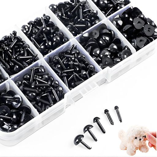 【商品紹介】ぬいぐるみドール目と鼻1000個セット、目パーツ:3mm(200個)/4mm(160個)/5mm(100個)/6mm(70個)/7mm(50個)/8mm(36個)、鼻パーツ:7x9mm(60個)、6x8mm(90個)、5x6mm(80個)、4x5mm(100個)。(数量はプラスマイナス10個変動する可能性がある)コンパートメントボックスが付属しています保管や持ち運びに便利。 【商品の材質】樹脂製よく磨かれた滑らかな表面。 【使いやすい】差込み式のものの本体に目打ちで穴を開け、そこに差込み、ボンド接着して留めます。使いやすく、様々人形、テディベアやぬいぐるみ装飾などに適しています。 【人気な手芸用品】:さし目の人形の作り方、使い方は色々!羊毛フェルトさし目、猫さし目、さし鼻、休日の工芸品の装飾やそれ以上に人生を楽しくなるための偉大なことです。 【様々なシーンで活躍】幼児の工作や早期教育に最適です。使いやすく、人形やテディベア、ボロ人形など、さまざまなものづくりに適しています。子供たちの実用的なスキルを開発するための完全な可能性。