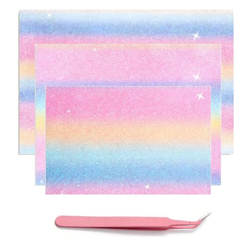 【商品詳細】セット内容:ラメ入り生地 3 枚 + ピンセット 1 個。ラメ生地のサイズは30x20cm ,20x15cm , 15x10cmです。 【材質】この閃光布は良質な耐熱材料で作られており、繰り返し使用することができます。何度もアイロンをかけても、鮮やかな光沢と保護性能を保つことができます。 【フラッシュ】アイロン布の表面は無数の細かい金粉粒子で覆われており、光の照射角度が変化するにつれて虹のようなグラデーションが現れます。色彩が豊かで、アイロンビーズ作品やDIY手芸品に贅沢な輝きを添える。 【DIY多目的】ビーズのアイロンがけに最適で、手作りヘアアクセサリー、キーホルダー、携帯ケース、グリーティングカード、その他さまざまな手作りアイテムの装飾にも使用できます。虹のグラデーションが心地よく、あなたの作品に幻想的で独特な雰囲気を加え、キャラクターデザインもオリジナルアクセサリーも、完璧に使いこなすことができます。 【アイロンビーズ愛好家に最適】初心者の方から経験豊富なハンドメイド作家まで、このキラキラ生地は欠かせないクラフトアイテムです。