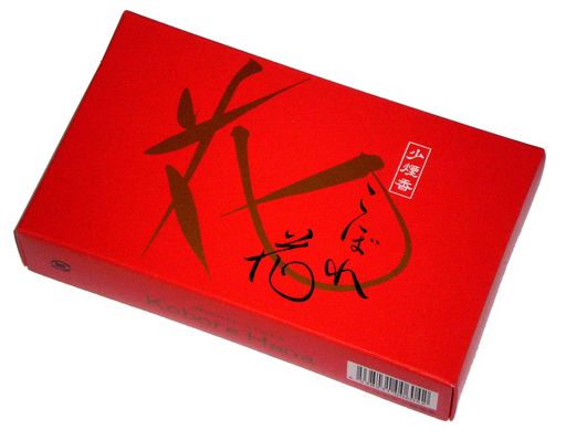 線香 原産国 : 日本 原材料 : 椨粉、香料 内容量 : 約170g