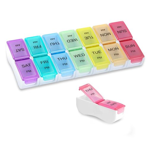 【商品仕様】:サイズ:ピルケースアメリカ16.5x7.2x2.5cm。重さ:83g。 【一気に補充】:ピルケースアメリカ両側のバックルを開けると、一気に補充できます。一々蓋を開ける手間がなくなり、便利で早いです。 【1週間1日2回】:ピルケースアメリカカラフルな色でいつ薬を飲むかを簡単に覚えられます。朝晩の文字が大きく表記してあり、一目瞭然です。 【携帯しやすい】:ピルケースアメリカ大きすぎず、丁度いいサイズで、家で使うはもちろん、外出の時や旅行の時、出張の時も持ち歩けます。 【PPフリー】:ピルケースアメリカ赤ちゃんのおしゃぶりみたいに、環境に優しい安全食品用プラスチックを採用しました。無味無臭で、あなたの大切な薬をより安全安心に保護します。