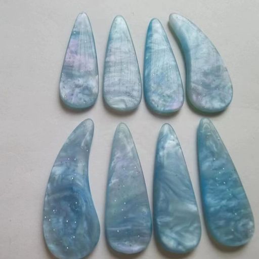 --手作業で磨かれた製品は、繊細でまろやかです。適度な硬さ、手触りの良さ、履き心地の良さ。 --滑らかで丸みを帯びた角で、指を効果的に保護します。この製品は精巧に作られています。 --この製品は高品質のABS素材で作られており、斬新なデザインと絶妙な外観を備えています。 -古箏を演奏したり、他の人に贈り物として贈ったりするのに適しています。指を保護するために滑らかで丸みを帯びています。