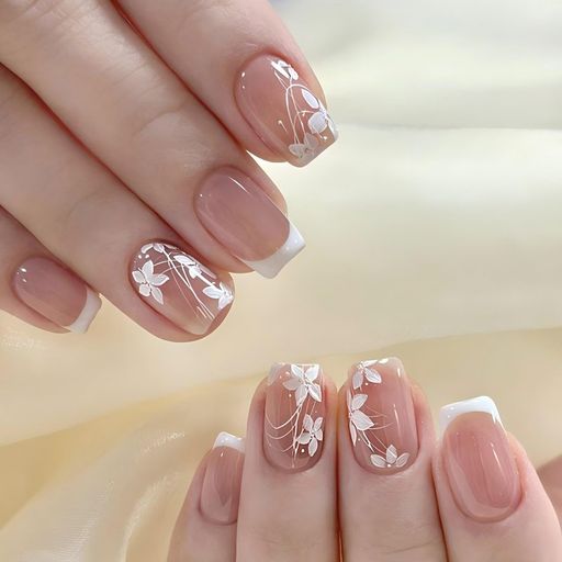 可愛い白い花柄デザインのシンプルなネイルチップ24枚セッ|甘美でキュートな着用式ネイルデコレーションネイルチップ