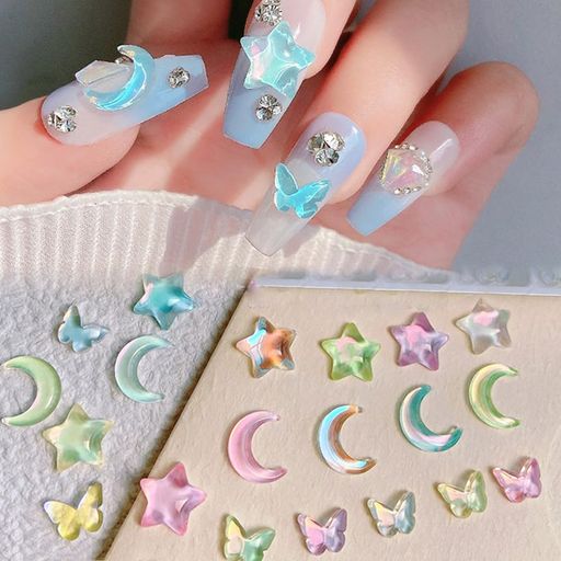 【セット内容】60個/パック、スタージェム、バタフライジェム、ムーンジェム、を含む混合形状のモカフラットバックラインストーン。合計3つの形状 これらのかわいいネイルチャームはネイルアートの装飾に最適です。特別なクラフトデザインは美しい光沢を与え、あなたの爪を魅力とファッションセンスで満たします。 【素材】マカロンキャンディカラーネイルアートアクセサリー高品質の素材で作られており、質感が高く、ネイルデコレーションがより輝きます。 肌に着ても安全です。 また、多くの爪の装飾と組み合わせることができ、爪の明るさを高め、プロのネイルアート効果を実現します。 【マカロンクリスタルネイルジェム】3Dデザイン、立体感に溢れています。ラインストーンネイルジェムは高品質のクリスタルで作られており、絶妙な職人技のデザインにより、これらのラインストーンは手を傷つけない滑らかな表面と、光沢のある美しい外観を備えています。 【爪のデザイン用のフラットラインストーン】ネイル飾りの裏側は平底デザインを採用しています。