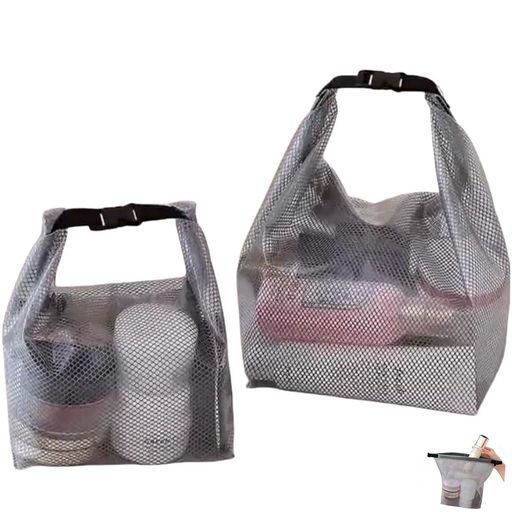 【卓越した材質で、湿気を恐れない】高品質EVA樹脂素材を採用し、優れた防水撥水性能を備え、簡単に水滴を弾くことができる。saunaやプールなどのシーンでも、濡れたタオルや帽子はそのまま収納でき、水が滲む心配がなく、持ち運びが清潔で便利で、湿気に悩まされることに別れを告げることができます。​ 【サイズ2種類、容量に心配なし】2種類の実用的なサイズを提供します:大きい3515.527.5 cm、小さい2711.524.5 cm。大容量設計は多様な需要を満たして、海水浴の時に水着の装備を収納して、プールで遊んでいる時に個人の物品を保管しても、日常のレジャー、アウトドアの外出に雑物を持っても、余裕を持って対応できて、あなたの有能な助手になります。​ 【親切なデザインで便利に随行】透明な外観デザインで、袋の中の物が一目でわかり、開ける必要がなくて迅速に確認でき、時間が省けて安心できる。折りたたみ収納をよりサポートし、遊休中や持ち運び時にスペースを取らず、肥大感を効果的に回避し、実用性と携帯性を両立させた理想的なspaバッグです。