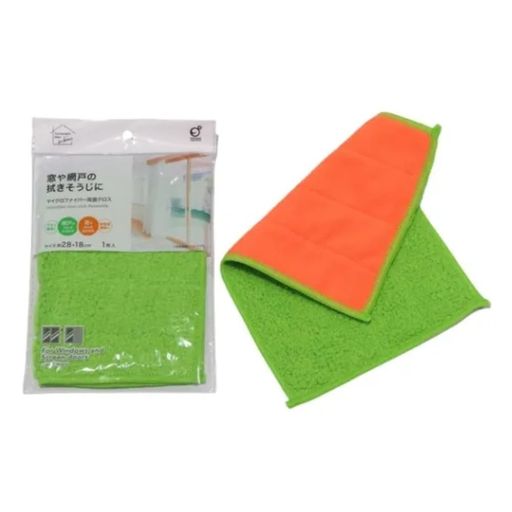 【サイズ】25x15cm【材質】表毛:レーヨン基布:ポリエステル・レーヨン【生産国】日本 窓や網戸の拭きそうじに使えるマイクロファイバーのクロスです。 緑色の面は、ブラシ繊維で網戸の汚れが落とせます。 オレンジ色の面は、超極細繊維で窓の汚れを落とす。 洗ってくり返し使えるので経済的です。